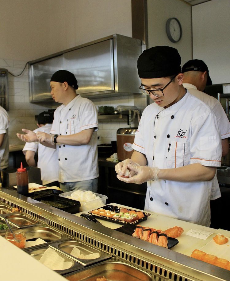 Sushi Koi chefs sushi maken keuken